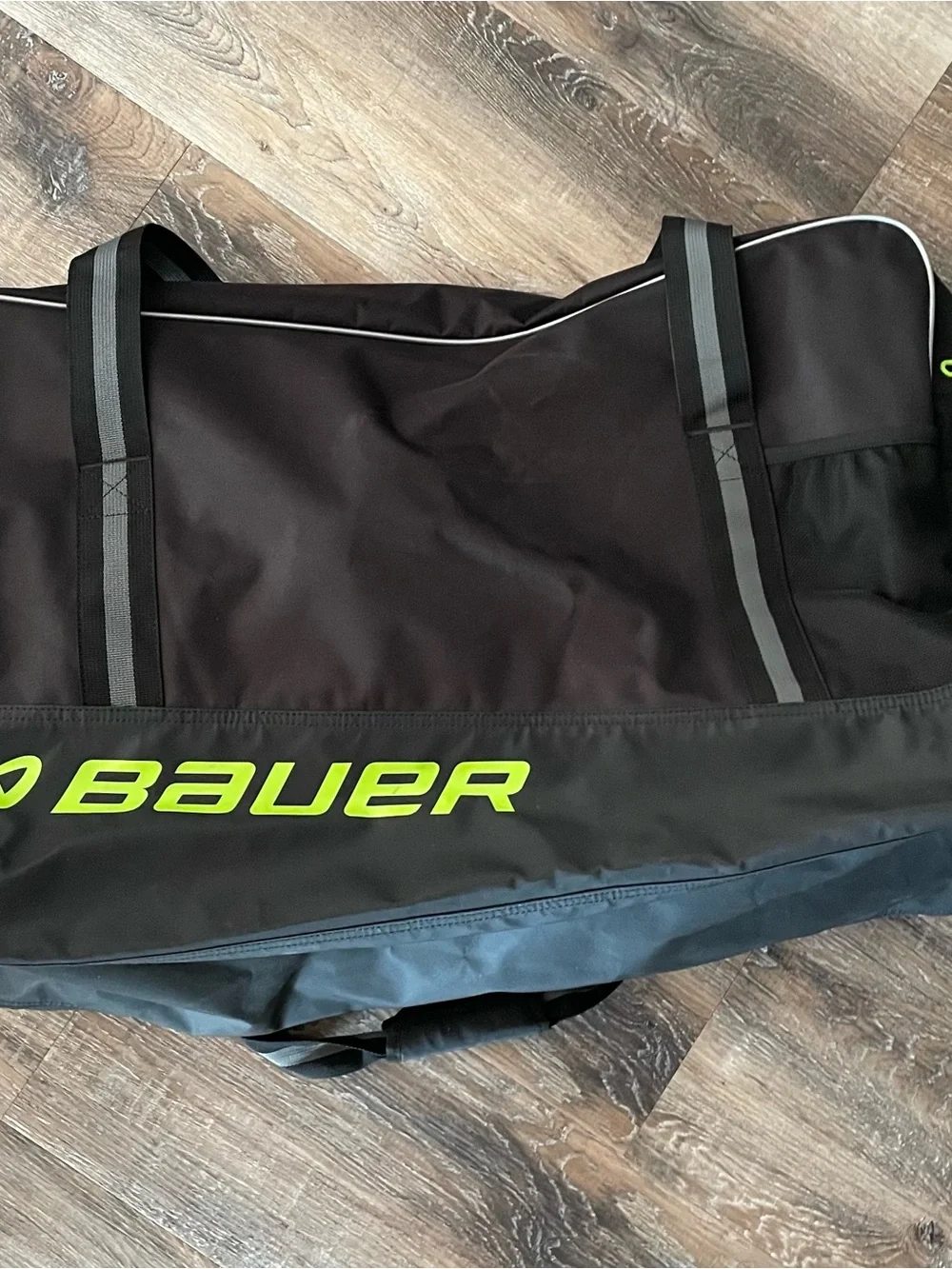 Like new! Bauer Elite Carry Hockey Duffel Bag black with Neon Green